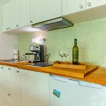 2-bdr With Shared Garden 3 Min Walk To Split