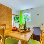 Apartman 2-bdr With Shared Garden 3 Min Walk To