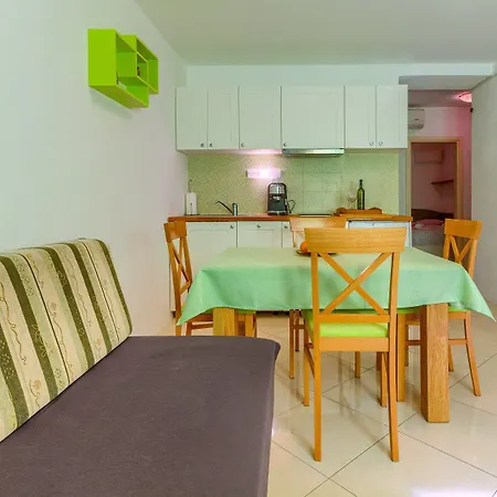 شقة 2-bdr With Shared Garden 3 Min Walk To