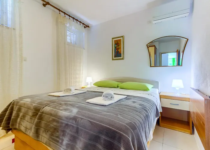 2-bdr With Shared Garden 3 Min Walk To * سبليت