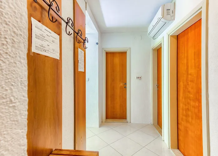 2-bdr With Shared Garden 3 Min Walk To * سبليت