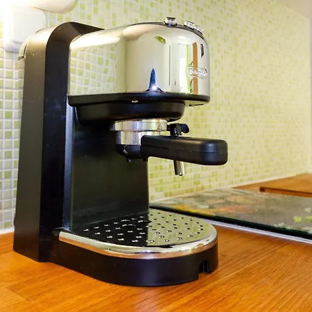 2-bdr With Shared Garden 3 Min Walk To 아파트