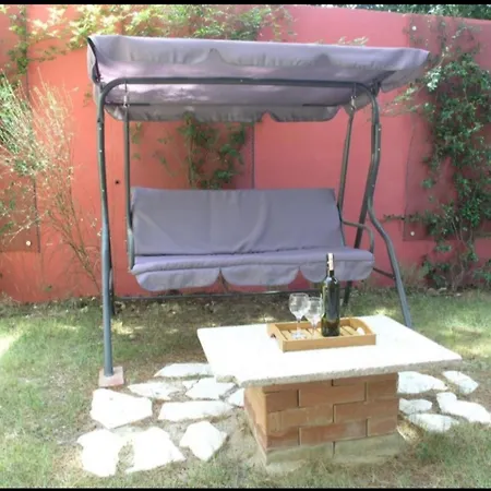 2-bdr With Shared Garden 3 Min Walk To 아파트 *