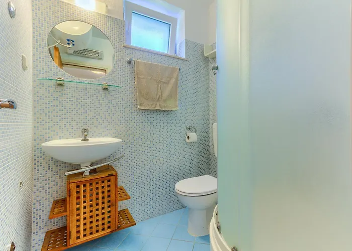 2-bdr With Shared Garden 3 Min Walk To Apartmán Split