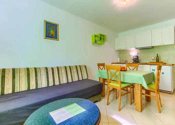 2-bdr With Shared Garden 3 Min Walk To Apartmán