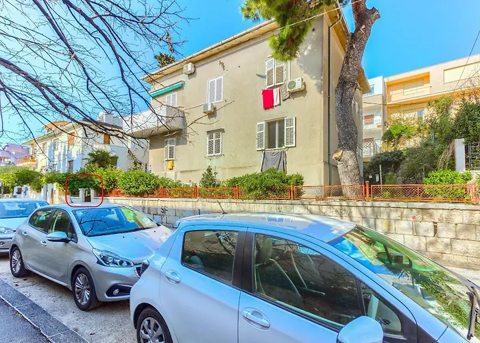 2-bdr With Shared Garden 3 Min Walk To Apartmán *