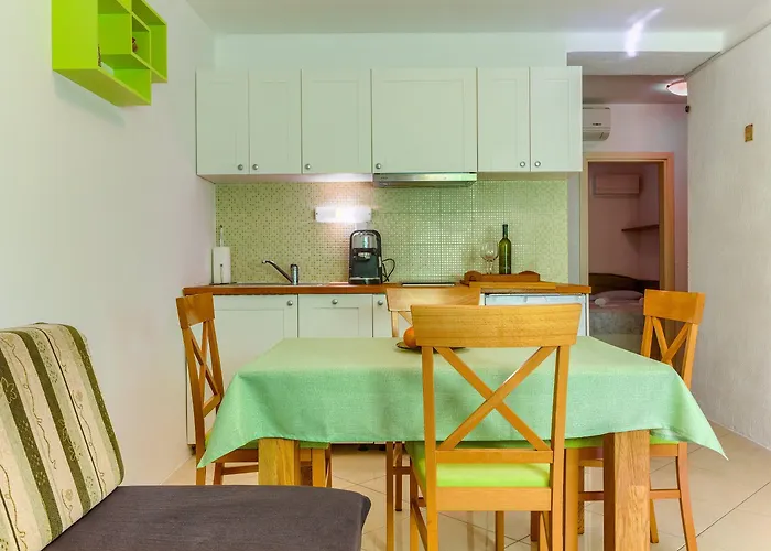2-bdr With Shared Garden 3 Min Walk To Apartmán *