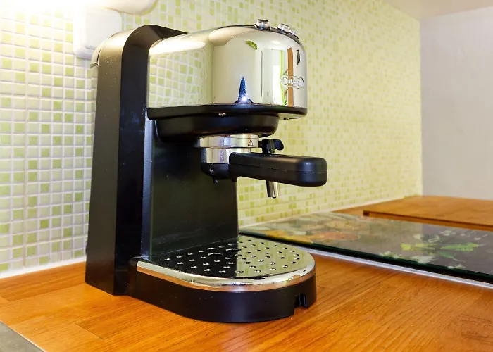 2-bdr With Shared Garden 3 Min Walk To * Split